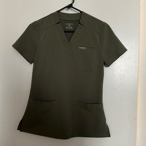 Jannuu olive scrub set